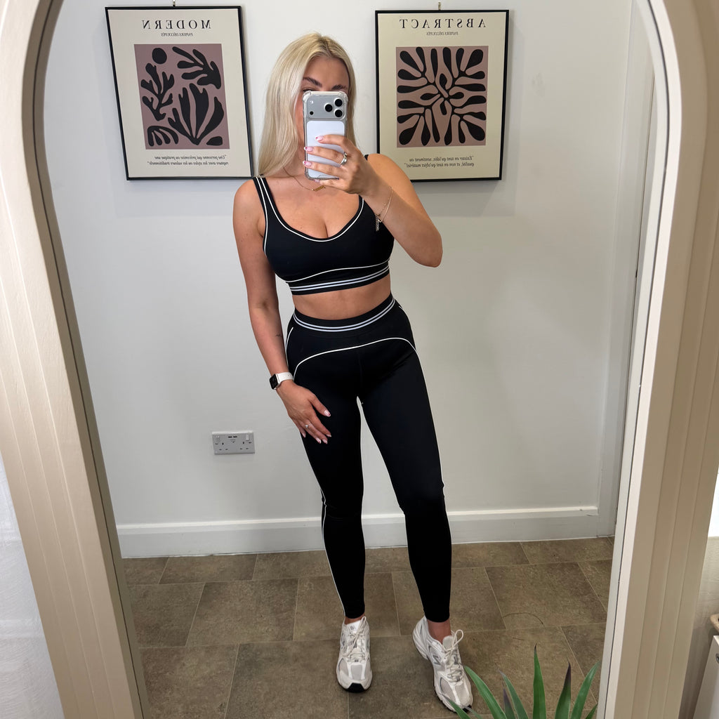 Meg black gym set