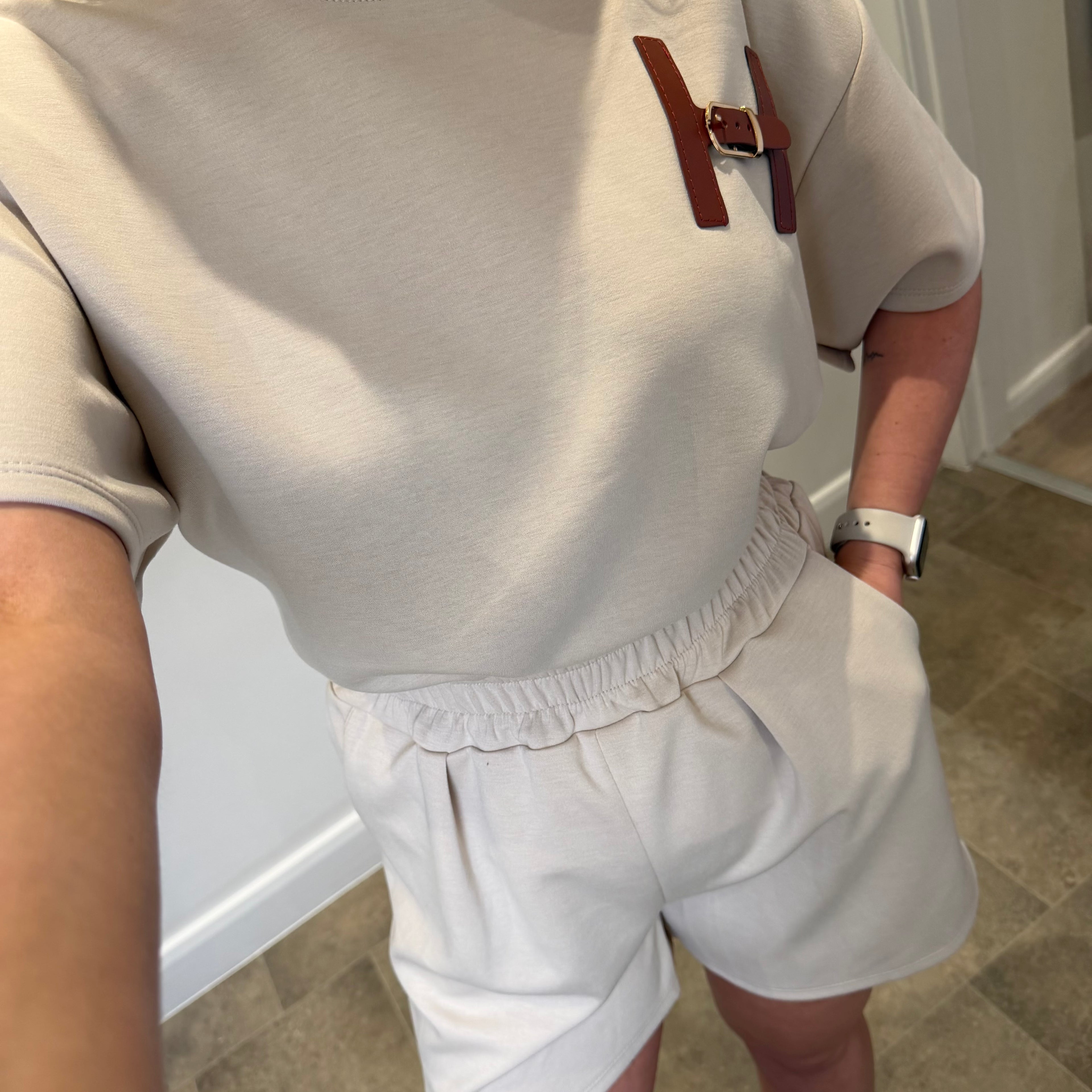 H beige short set